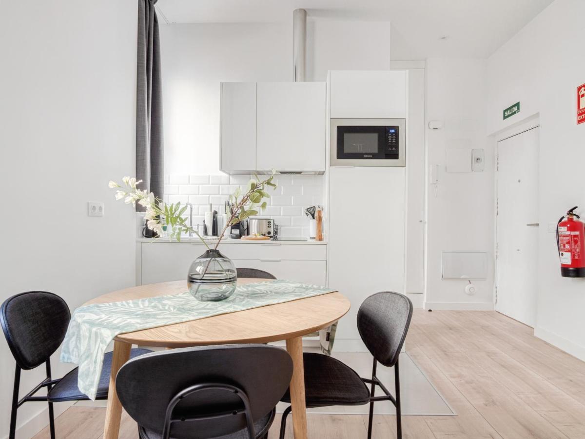 Limehome Madrid Calle Ave Maria - Estancia Temporal Экстерьер фото