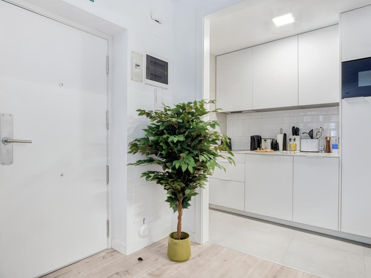 Limehome Madrid Calle Ave Maria - Estancia Temporal Экстерьер фото